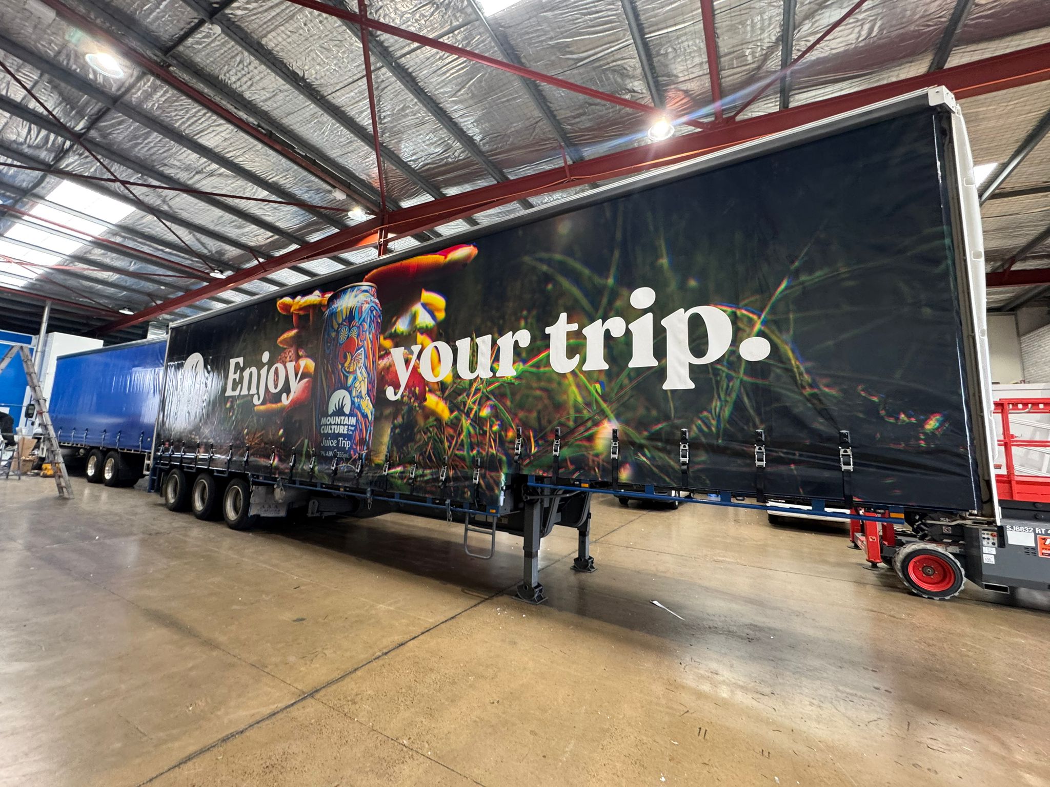Professional fleet vehicle wraps installation in Auckland CBD